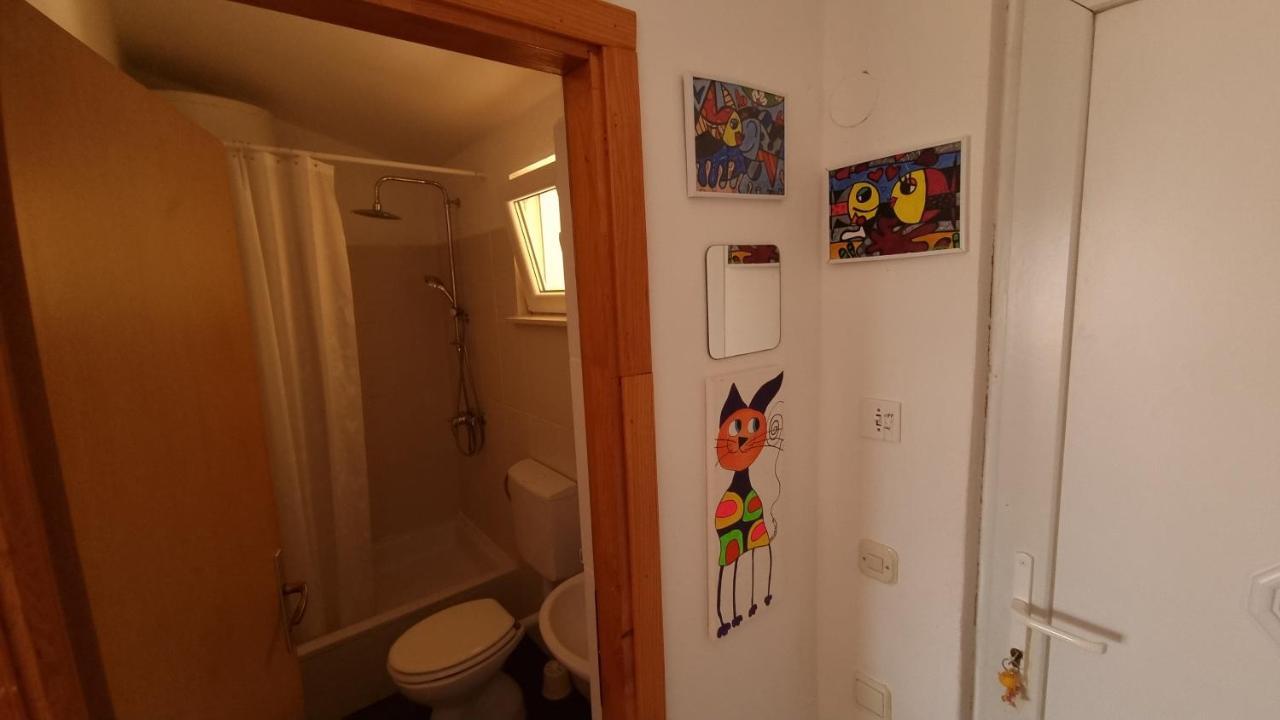 Arts Room Jasmina With Sea View Bikers And Pets Are Welcome Stari Grad Kültér fotó